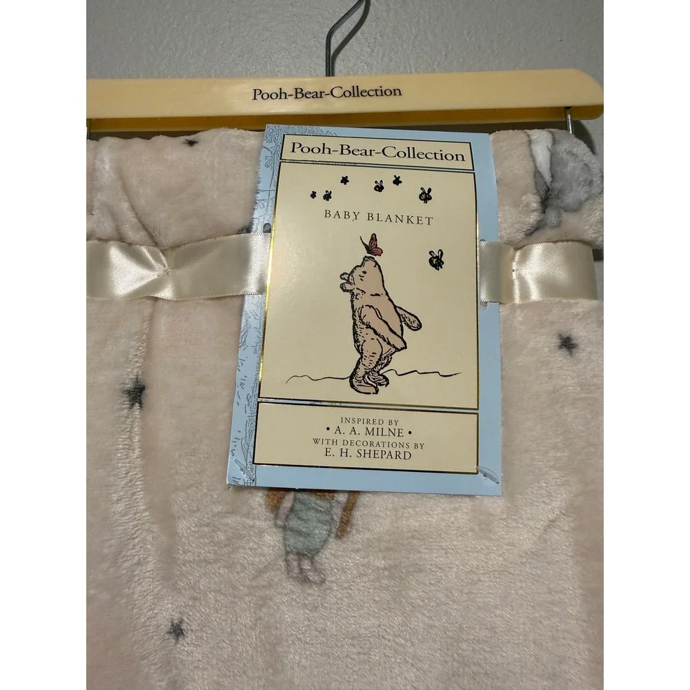 Disney Winnie the Pooh Classic Baby Blanket Pooh-Bear-Collection 30x40 Plush